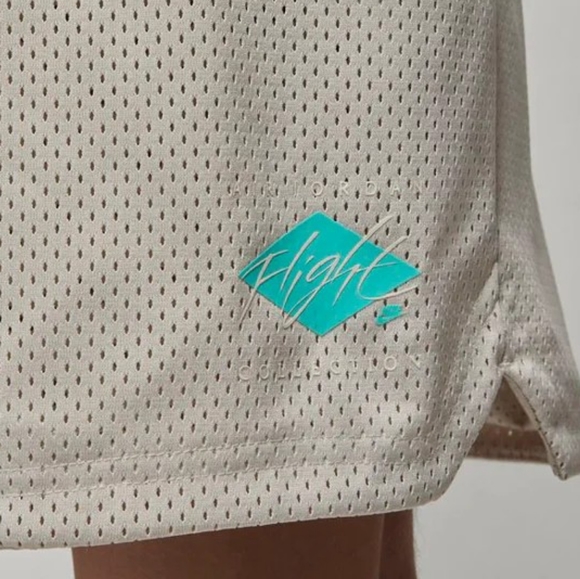 Mens Nike Jordan Essentials Biege Tan Shorts NWT - Picture 3 of 9